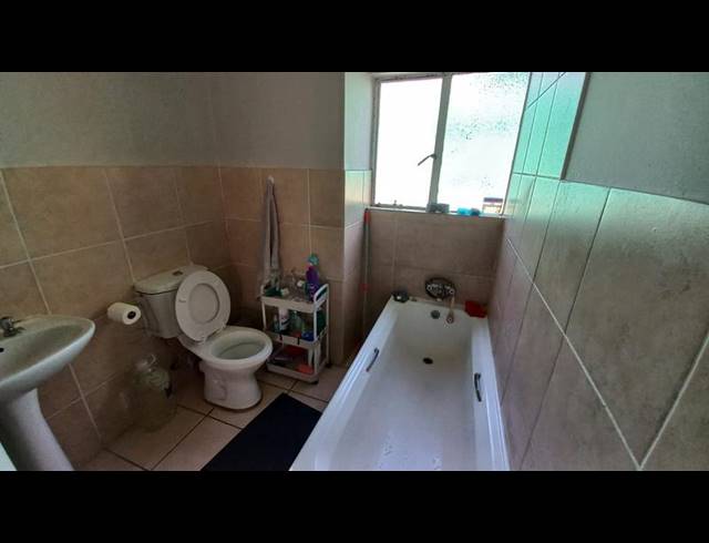 2 BEDROOM PROPERTY TO RENT IN PRETORIA GARDENS